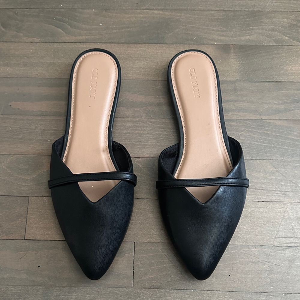 Pointed Black Slip-On Mule Flats - Unbranded